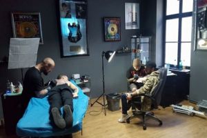 Salonul Transilvania Tattoo din centrul Sibiului, vandalizat