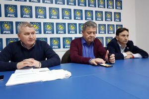 VIDEO/ Florin Roman: Șeful IȘJ Alba şi un director de şcoală acuzaţi de abuz în serviciu. Un profesor din Alba le-a făcut plângere la DNA, după ce i-au desfiinţat postul