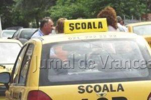 Câţi cursanţi ai şcolilor de şoferi reuşesc să ia permisul de conducere
