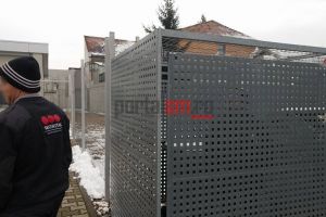 FOTO. Persoană sechestrată de paznici LIDL. Cum au vrut să o sperie