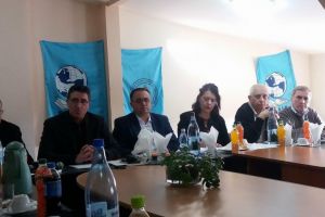 Cum reuseste liderul elevilor sa obtina mai mult decat liderii sindicali din invatamant