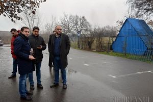Surprize, surprize: Orădenii care s-au dus la ziua lui Gojdu nu au mai găsit statuia în ştrandul Ioşia (FOTO/VIDEO)