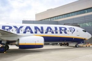 Breaking news: un Ryanair care a decolat de la Bucureşti către Dublin ar fi lovit pista cu coada la decolare