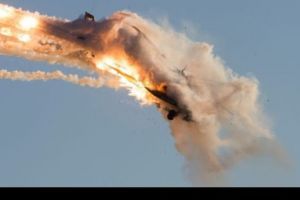 Un avion F-16 al armatei israeliene doborât desupra Siriei