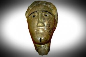 Misterul măştii de bronz descoperite la Buridava, în Vâlcea. Teoria suprinzătoare a arheologilor