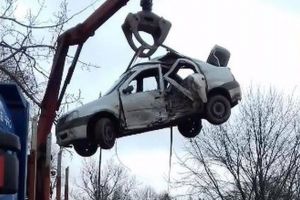 FOTO/ VIDEO: Cum arată maşina implicată în accidentul mortal de la Ciumbrud, în care şi-a pierdut viaţa un adolescent de 16 ani