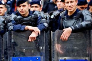 Turcia: Arestări în lanţ în rândul organizaţiei Statul Islamic. 31 de jihadişti reţinuţi