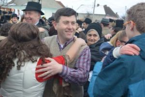  Ambasadorii SUA, UK şi Belgiei au PETRECUT alături de un personaj reţinut de DNA pentru CORUPȚIE şi ABUZ în SERVICIU - VIDEO