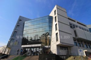 Un barbat din Constanta, acuzat ca a sustras o sticla de bautura, vrea in libertate  