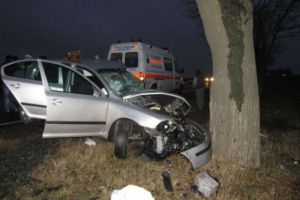 Accident pe Soseaua Vestului, langa Hotel Nord. O masina a intrat in copac