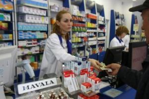 Românii, la FARMACIE. Acestea sunt cele mai AMUZANTE solicitări întâlnire vreodată! Porţie de RÂS garantată