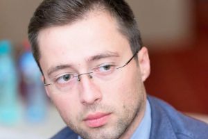 Întâlnire între conducerea Romarm şi sindicaliştii din industria de apărare. Liderii de la ,,Apărarea” şi Sindicatul Liber Cugir s-au întâlnit cu directorul general Marius Ioana