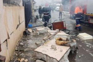 EXPLOZIA unei BUTELII a pus în PERICOL viaţa a TREI persoane. O VICTIMĂ, internată de URGENȚĂ - FOTO