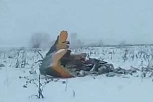 Un avion cu 71 de persoane la bord s-a prăbuşit lângă Moscova. Putin a cerut o comisie specială care să ancheteze cazul