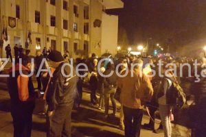 Proteste in Sibiu impotriva legilor Justitiei. Sute de persoane, adunate in Piata Mare 