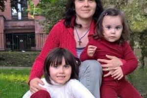 O familie de români renunţă la Occident din cauza orelor de educaţie sexuală