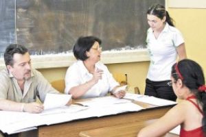Peste 3.000 de elevi aşteptaţi la bac
