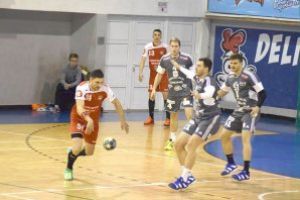 CSM Focşani-HC Vaslui 21-16 (8-9): Focşani, Kosovo handbalului românesc