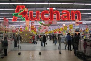 Sute de locuri de muncă la Auchan! Retailerul deschide sute de magazine, inclusiv la Arad