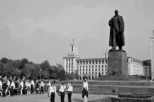 Puciul de la Poiana Braşov. Cum a fost confiscat sindicatul ziariştilor