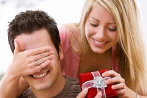 Valentine’s day – Ziua Îndrăgostiţilor: Idei de cadouri inedite pentru EL. Cum să îţi surprizi iubitul în această zi specială