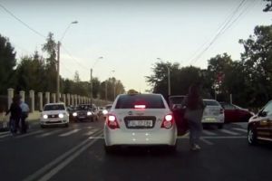 VIDEO Comportament de bădăran din partea unui taximetrist din Galaţi