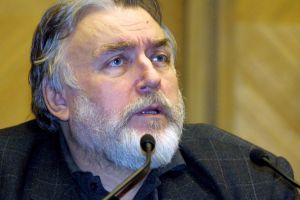 Adrian Păunescu devastator! “ÎNSĂ UNDE-AU FOST ROMÂNII CÂND A FOST TĂIAT VITEAZUL”?!…