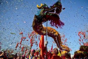 Revelionul Chinezesc, cea mai mare migraţie din istoria omenirii. Anul „Câinelui de pământ”