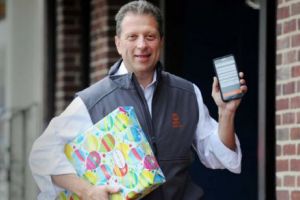 LOVITURA pe piaţa de CURIERAR din România. Compania care va REVOLUŢIONA totul