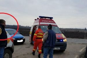FOTO EXCLUSIV. Incident violent la o fermă de lângă Reghin. Bărbat de 80 de ani bătut măr, pe proprietatea sa, de un cioban!