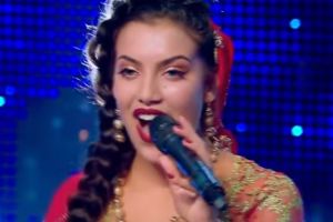 VIDEO Factorul X ajunge pe scenă întruchipat într-o pirandă din Lieşti