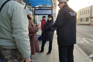 Politistii locali vor sa sperie hotii din mijloacele de transport cu … pliante