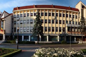 Ce răspunde Prefectura la acuzaţiile aduse de primarul oraşului Sîngeorz-Băi, Traian Ogâgău