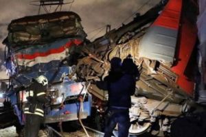 ALERTĂ! CIOCNIRE între DOUĂ TRENURI. O persoană a MURIT! Autorităţile au declanşat CODUL ROȘU