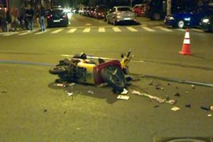 Accident in Ploiesti, pe strada Barcanesti. Un scuter a fost spulberat de masina