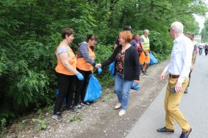 Campania ”Curăţăm România”, în Ilfov.  2.500 de voluntari au colectat peste 400 de tone de deşeuri