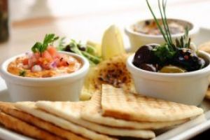 Mancatul in ritm lent poate scadea cu 42% riscul de obezitate