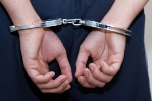 Doi tineri din Crângeni, arestaţi preventiv pentru tâlhărie
