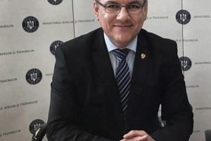 Ministrul Apelor şi Pădurilor, Ioan Deneş, vine la Suceava pentru a se întâlni cu ...