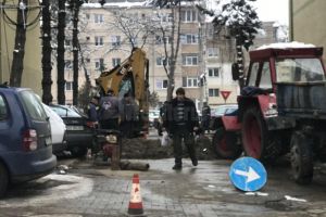 Sute de familii din cartierul George Enescu, lăsate fără apă rece o zi şi o noapte