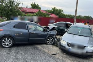 Accidente în Teleorman / Trei bărbaţi au ajuns la spital după ce trei maşini s-au lovit la Poroschia
