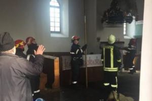 CLUJ: Incendiu la o biserică din Răscruci FOTO
