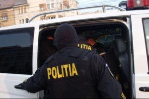 Cinci sătmăreni, daţi în urmărire internaţională