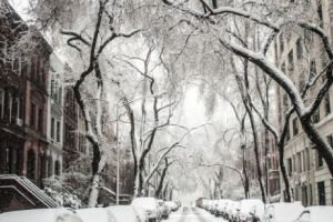 VREMEA se SCHIMBĂ RADICAL începând de MARȚI. NINSORILE şi PLOILE ABUNDENTE se ÎNTORC. Veşti PROASTE şi pentru ȘOFERI