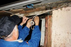 Furturi de curent electric depistate la Râmnicu Vâlcea