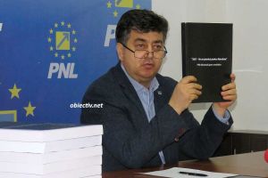 PNL a editat „Cartea Neagră a PSD” – o carte „fascinantă”, dar inutilă