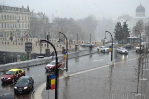 Alertă meteo pentru judeţul Bihor: se extind precipitaţiile şi se aşteaptă intensificări are vântului