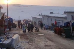 Din COLIBĂ în apartament! Primăria Cluj va plăti chiriile romilor de la groapa de gunoi a oraşului