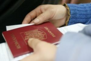 Faceţi-vă paşaportul din timp!