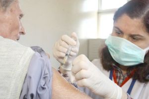 Cât va mai dura gripa? Măsuri severe în şcoli, spitale şi farmacii